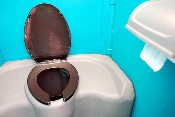 Best Portable toilet rental cost  in Waverly, IL