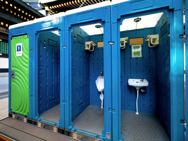 Best Portable restroom trailer rental  in Waverly, IL